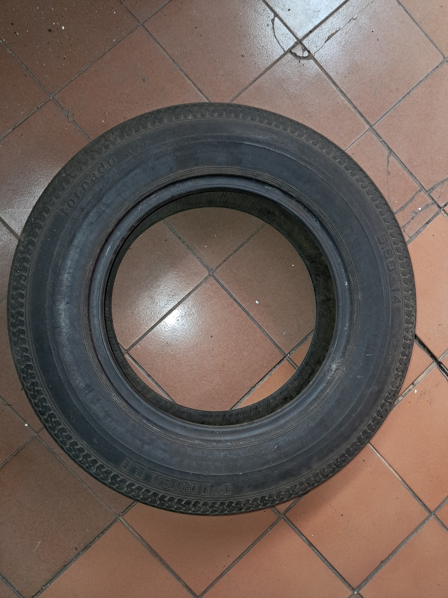 Pneu Pirelli 5.90--14