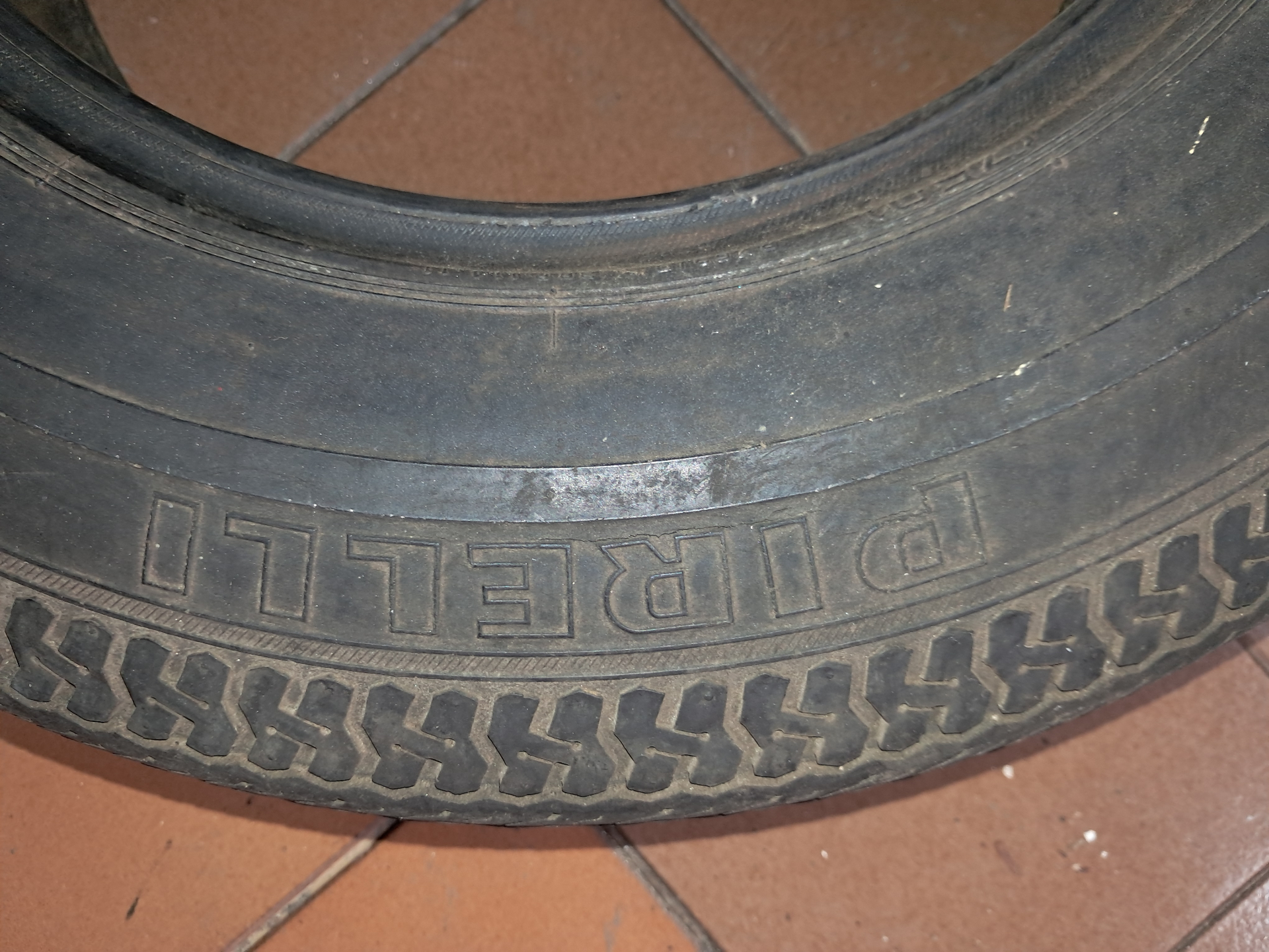 Pneu Pirelli 5.90--14 — foto 3