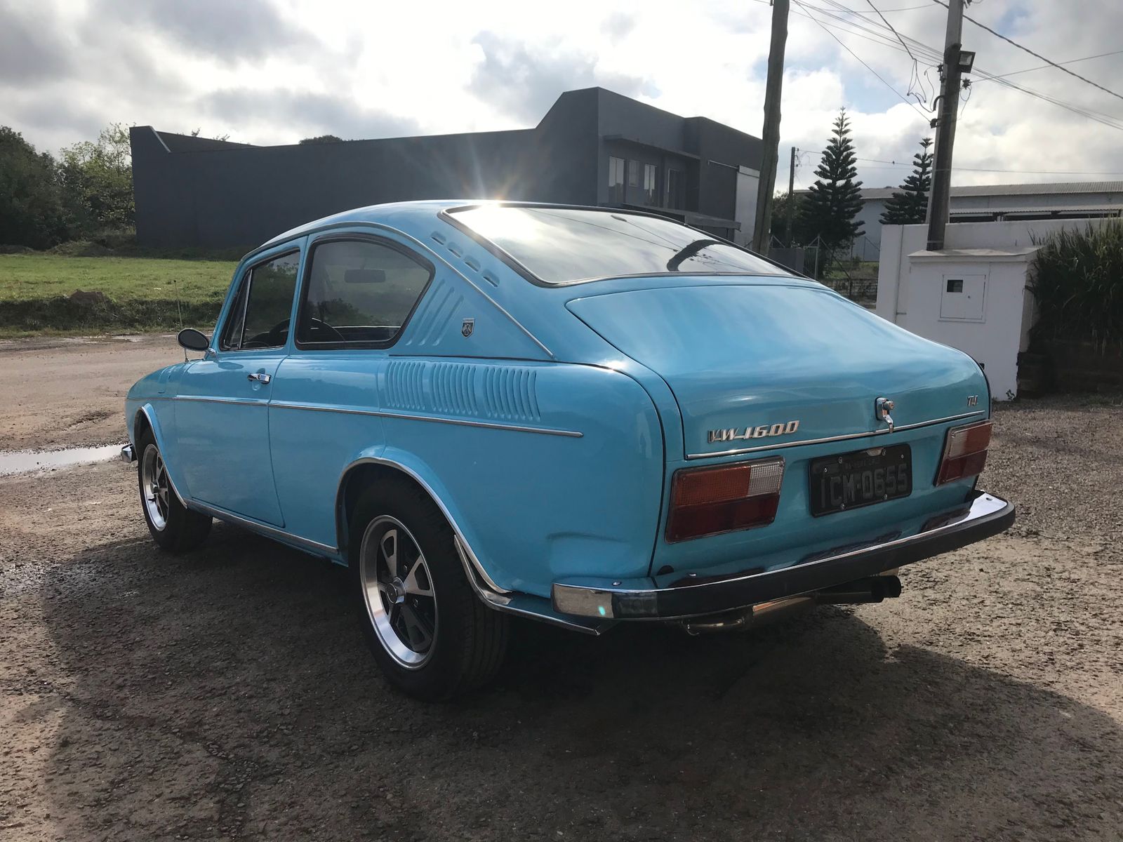 VW TL 1600, ano 1975, Placa Preta — foto 3