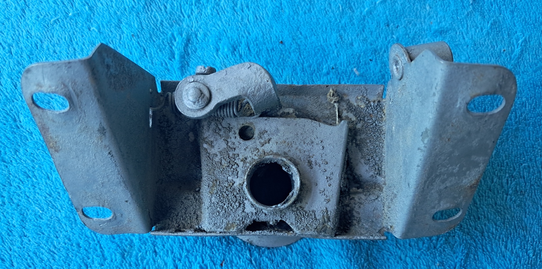 Fechadura capô Fusca 58-70 — foto 2